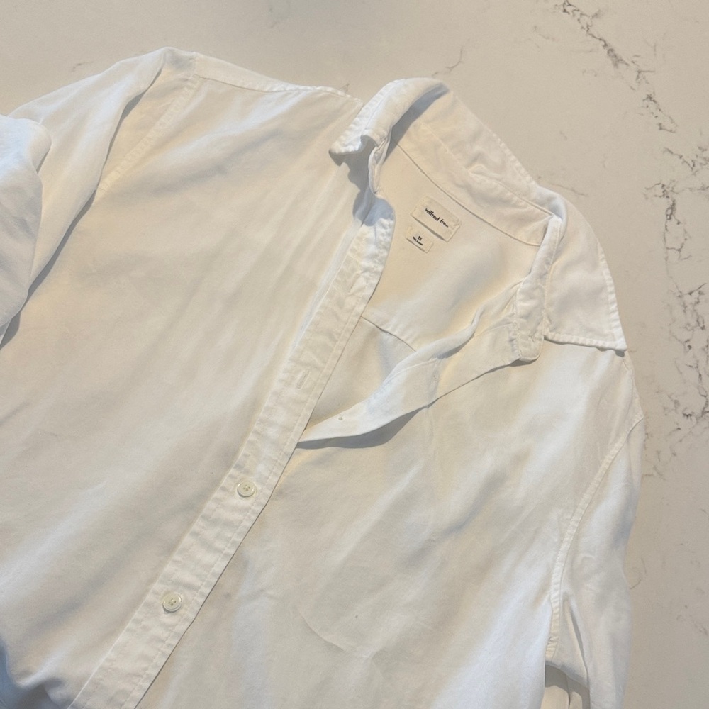 Classic White Aritzia Women’s Shirt